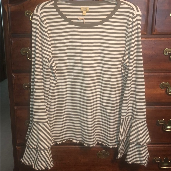 True Craft XLJ green and white ruffle sleeve top - Picture 4 of 8